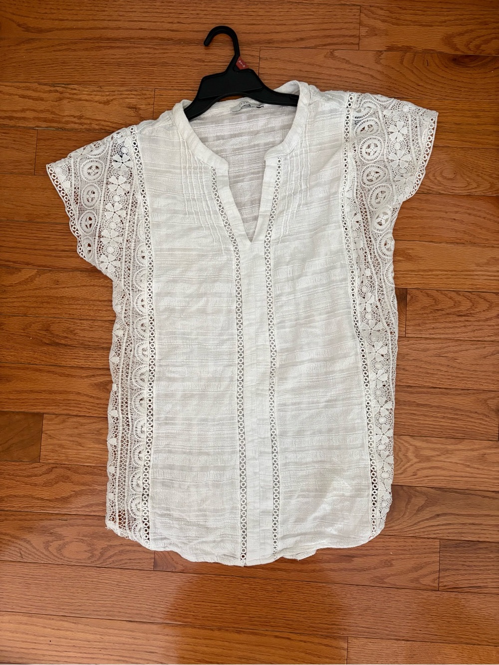 Lush Women's White Lace Trim Split-Neck Swim Cover Up size medium